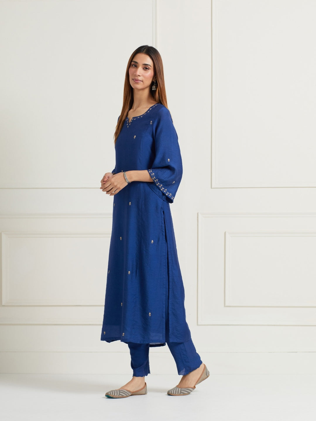 BLUE CHANDERI HANDWORK EMBROIDERED KURTI WITH PANTS AND DUPATTA (SET OF THREE)