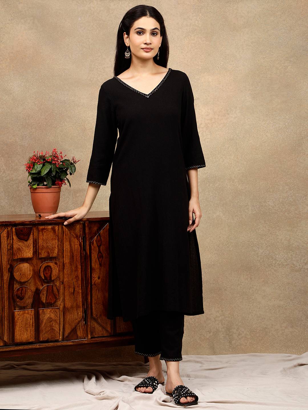BLACK ZARI EMBROIDERED COTTON KURTA WITH PANTS