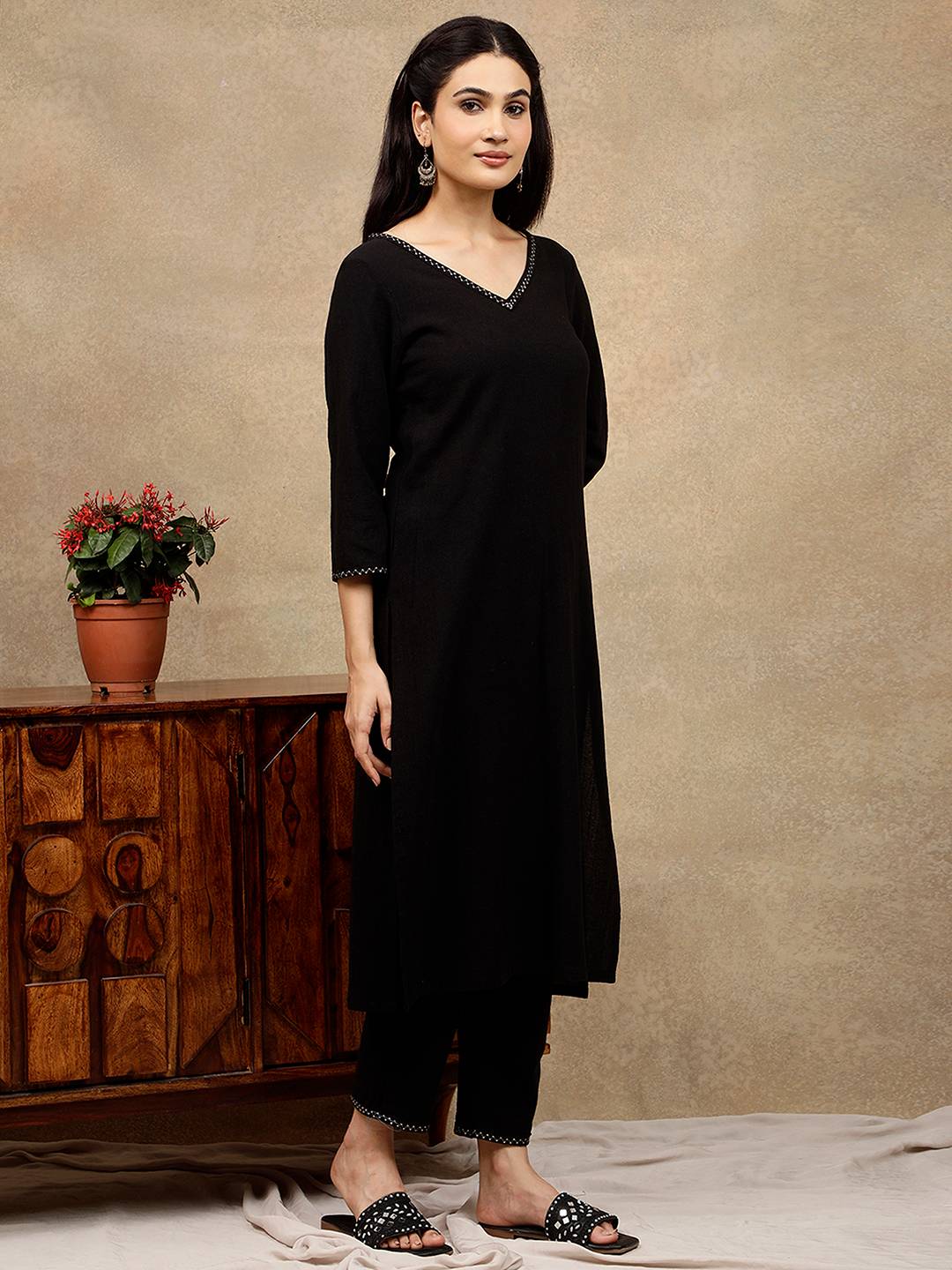 BLACK ZARI EMBROIDERED COTTON KURTA WITH PANTS