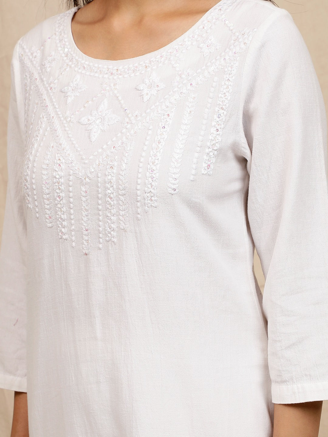 WHITE EMBROIDERED LINEN VISCOSE KURTA WITH PANTS
