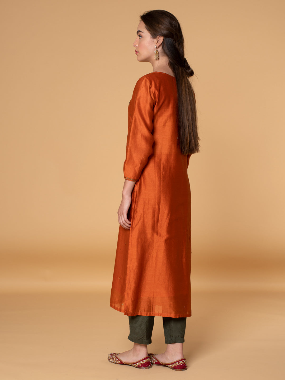 ORANGE SEQUINS EMBROIDERED CHANDERI KURTA