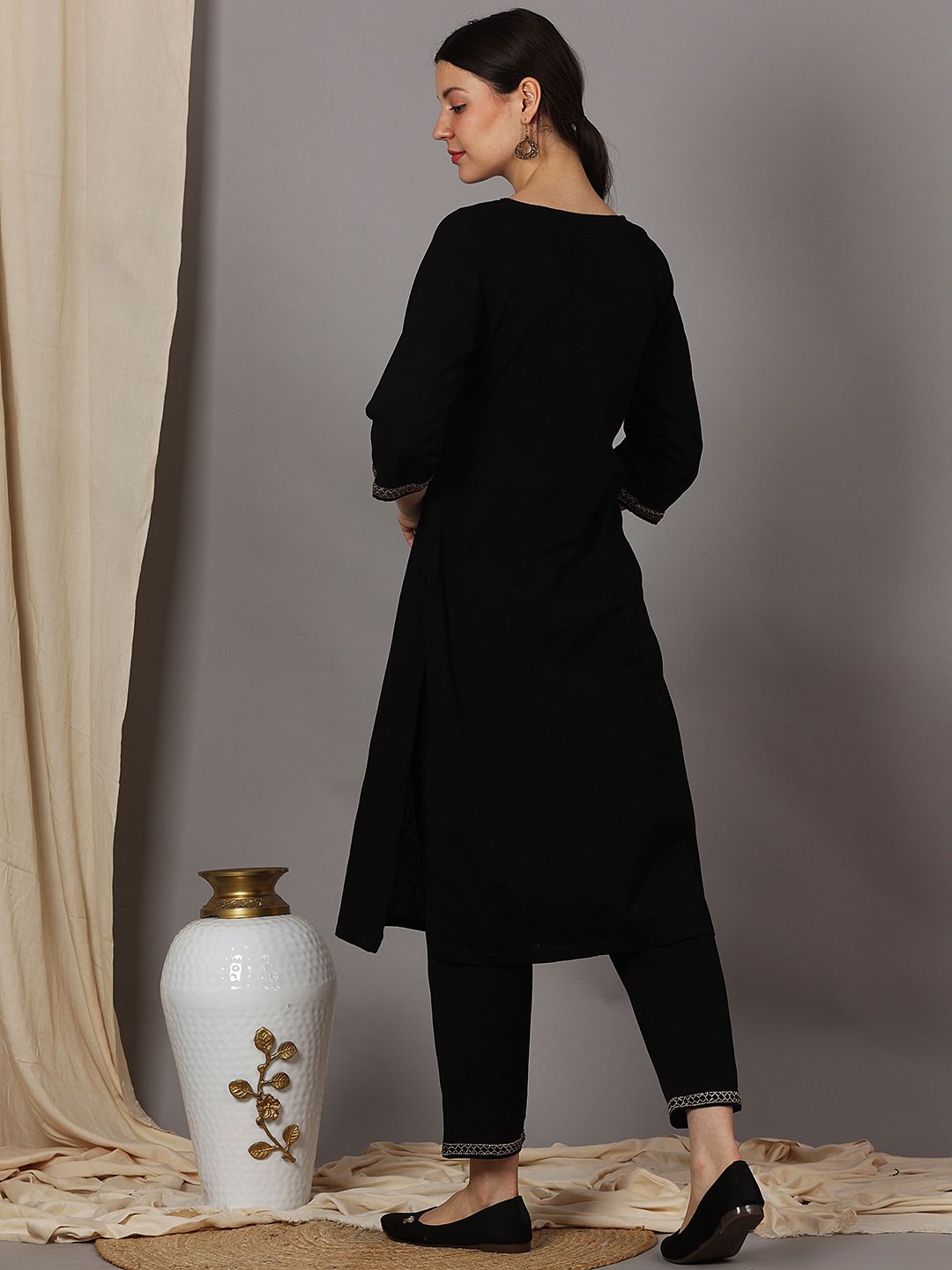BLACK V-NECK EMBELLISHED KURTA
