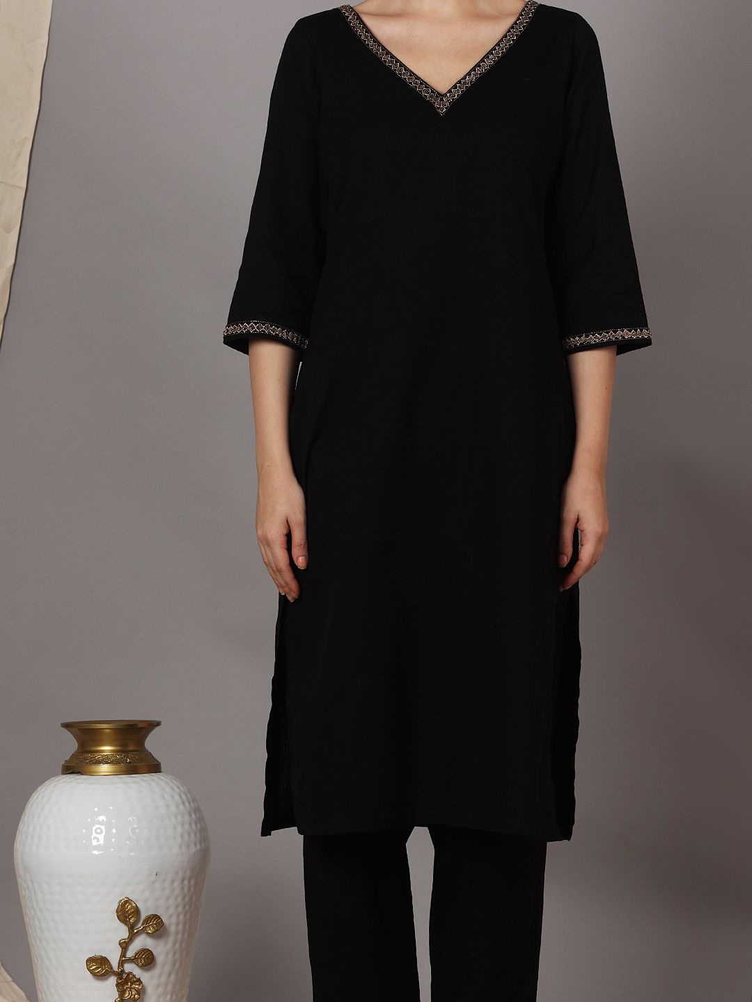 BLACK V-NECK EMBELLISHED KURTA