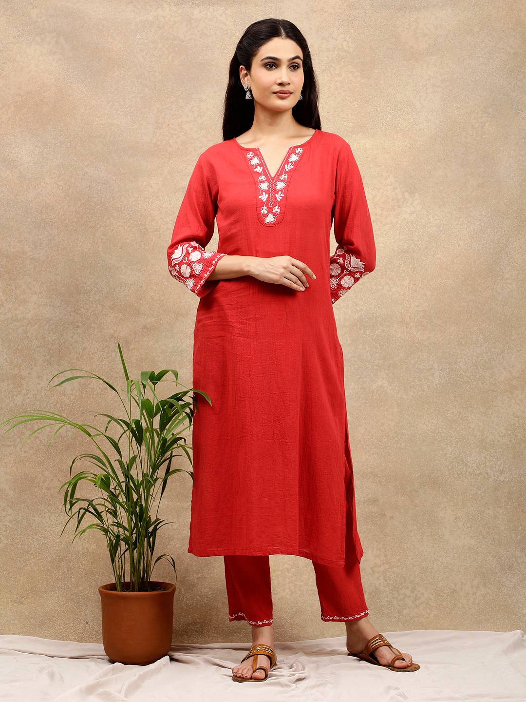 RED CONTRAST EMBROIDERED KURTA  PANTS WITH DUPATTA