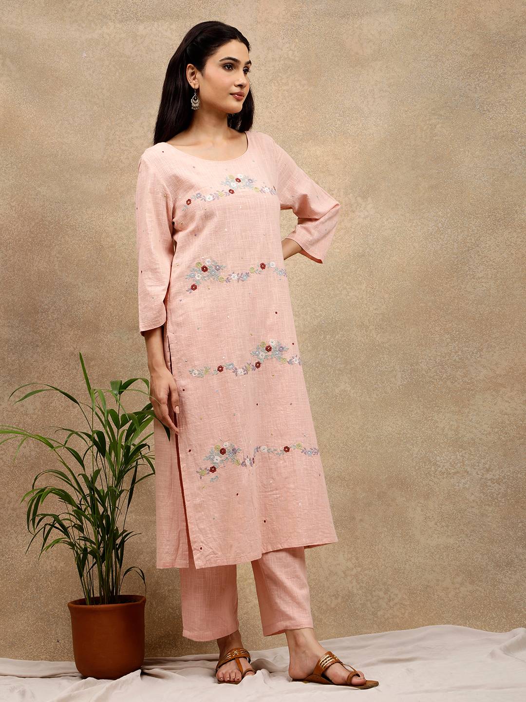 PINK COTTON SLUB FLORAL EMBROIDERED KURTA WITH PANTS