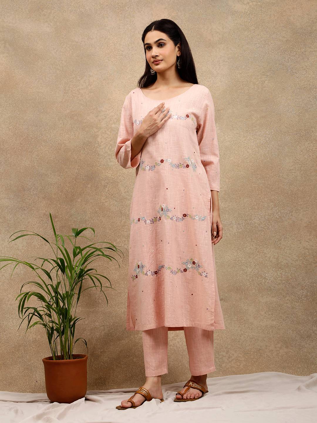 PINK COTTON SLUB FLORAL EMBROIDERED KURTA