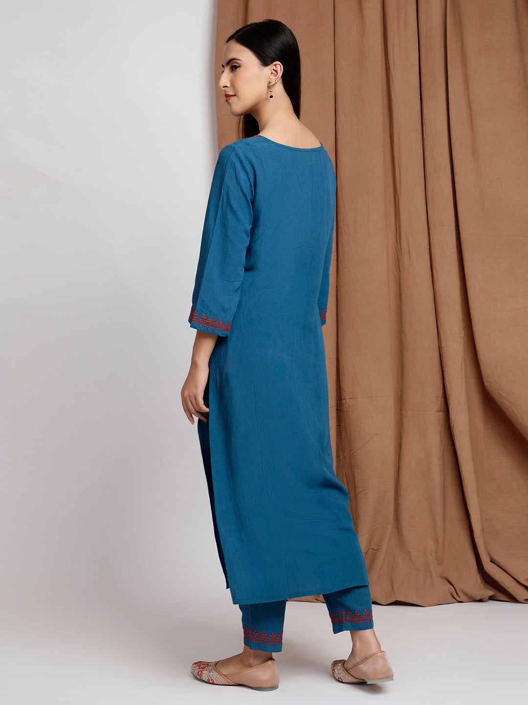 BLUE EMBROIDERED LINEN KURTA WITH PANTS