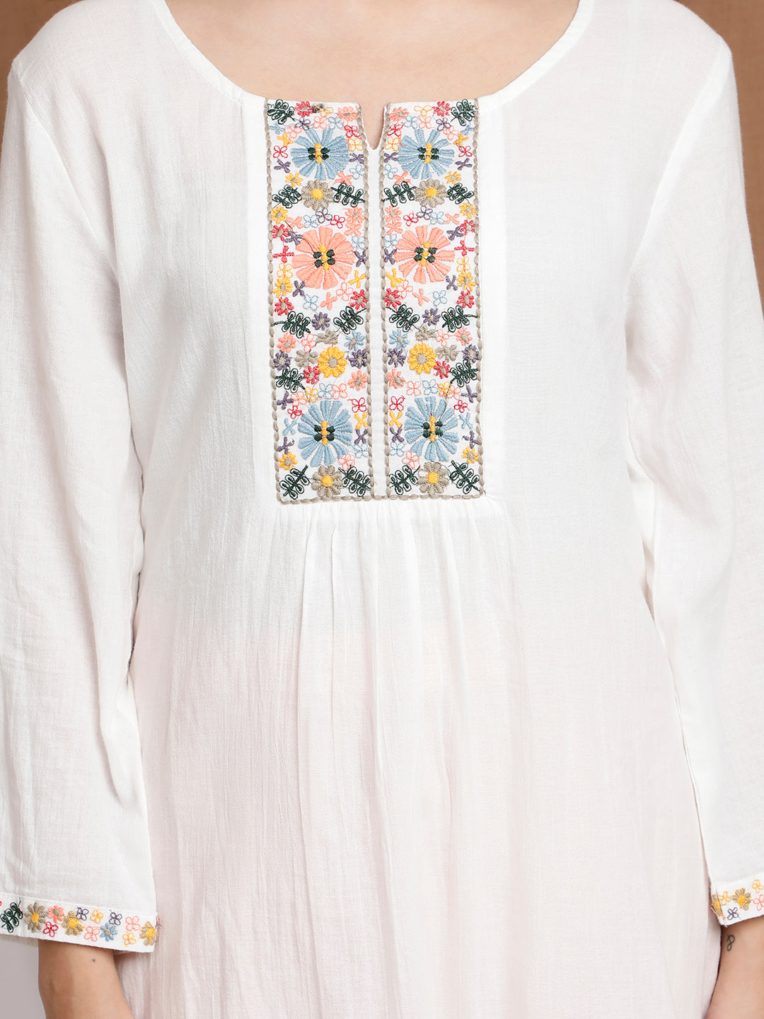 IVORY EMBROIDERED COTTON KURTA WITH PEACH PANTS