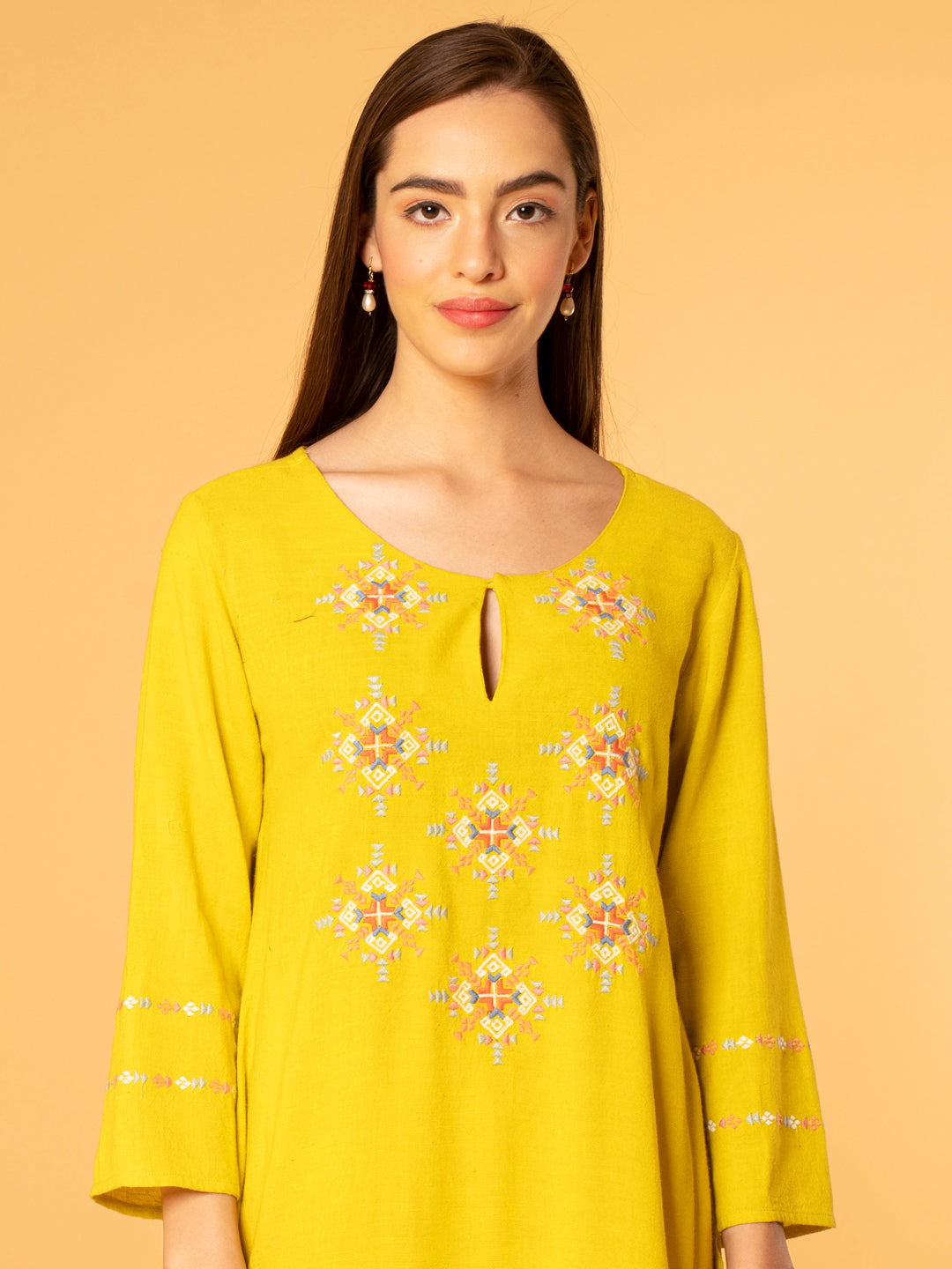LEMON YELLOW EMBROIDERED LINEN VISCOSE KURTA WITH PEACH COTTON PANTS