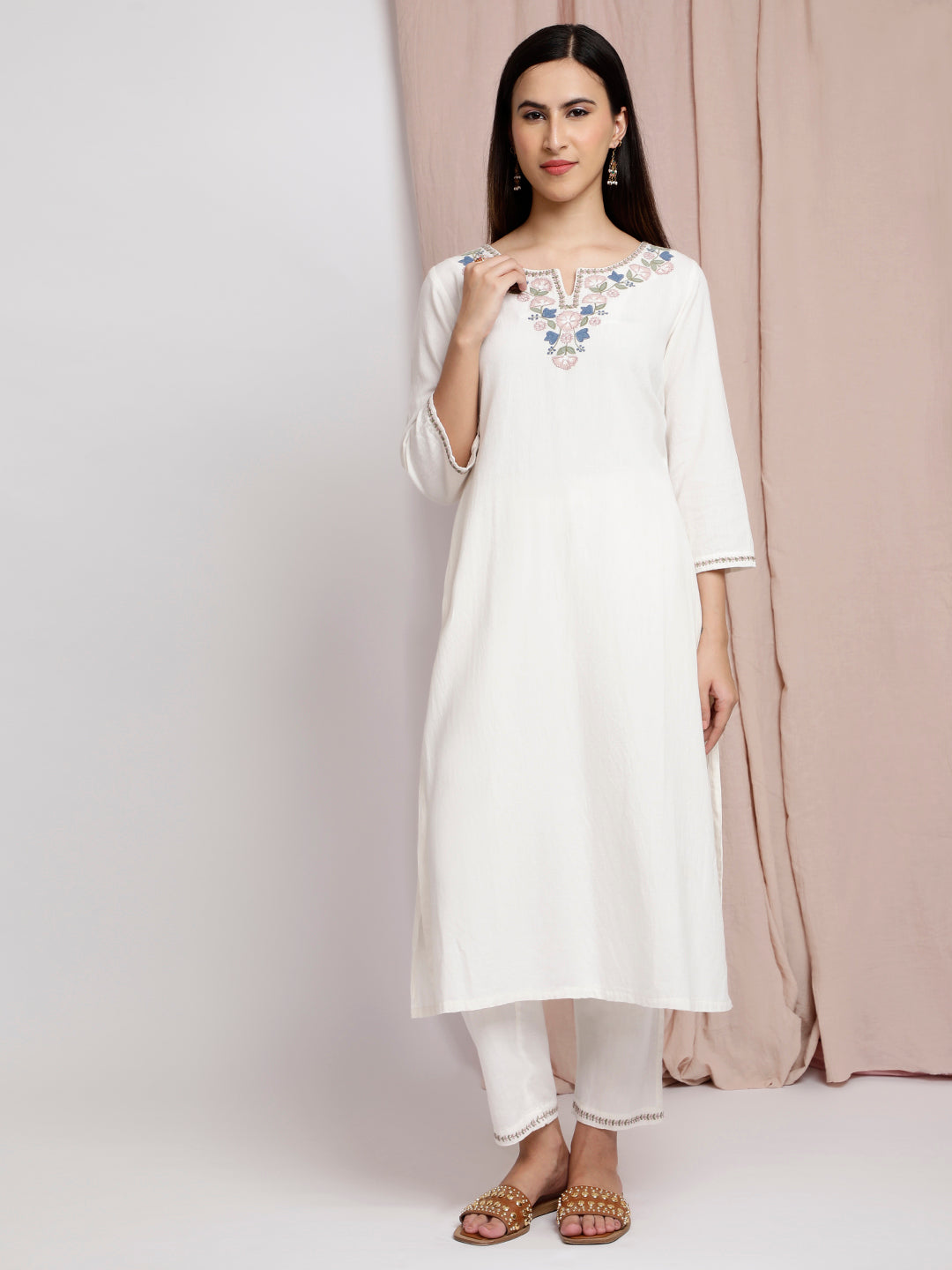 OFF-WHITE COTTON LINEN APPLIQUE EMBROIDERED KURTA WITH PANTS