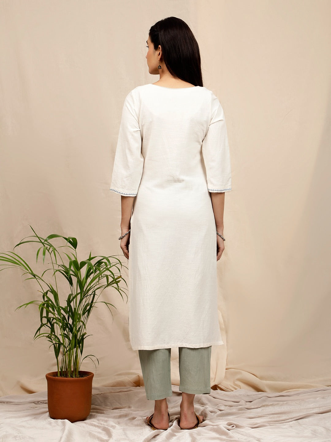 IVORY EMBROIDERED LINEN KURTA
