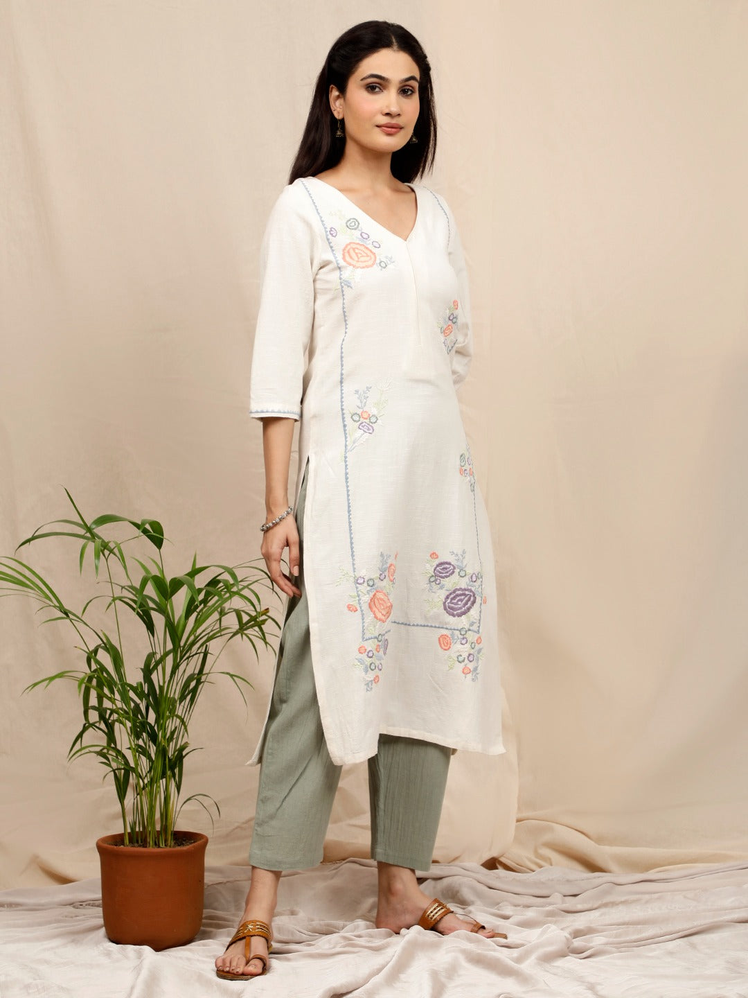 IVORY EMBROIDERED LINEN KURTA WITH PASTEL GREEN PANTS