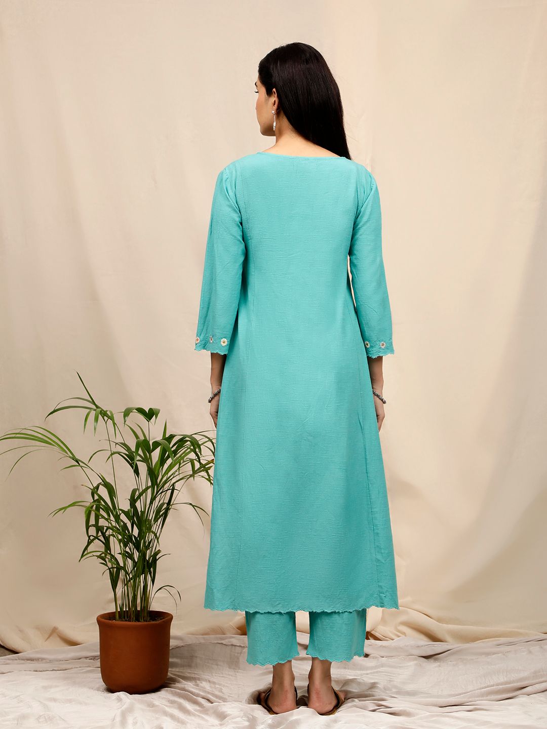 GREEN FLORAL EMBROIDERED KURTA WITH PANTS