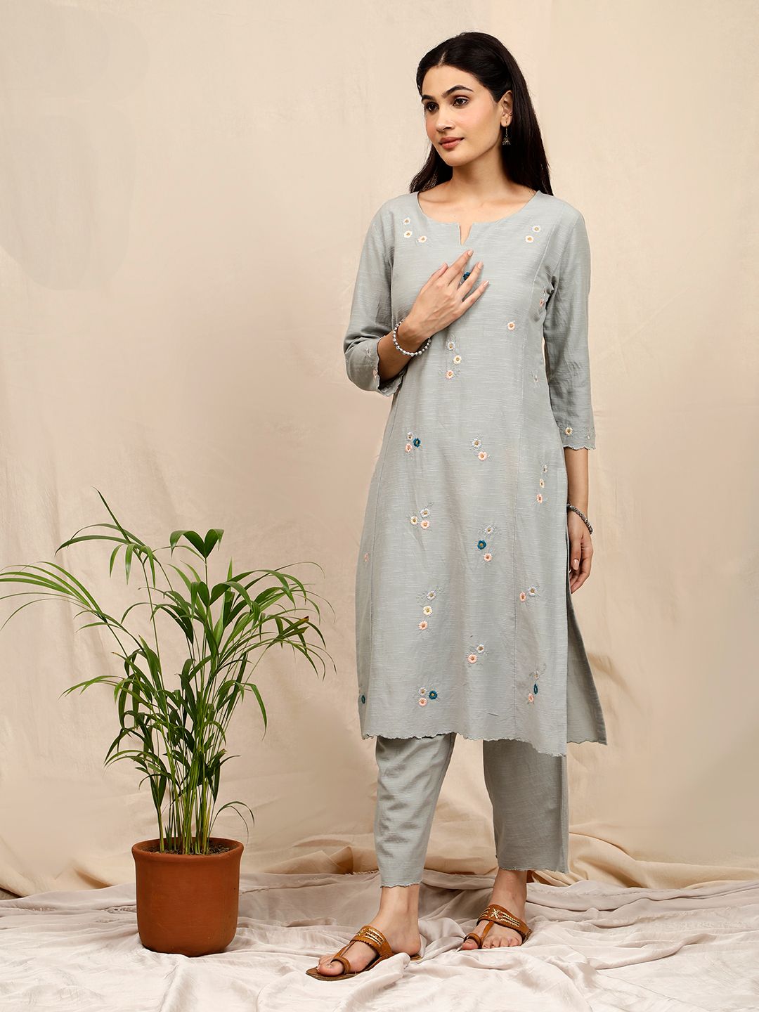 MINT GREEN FLORAL EMBROIDERED KURTA WITH PANTS