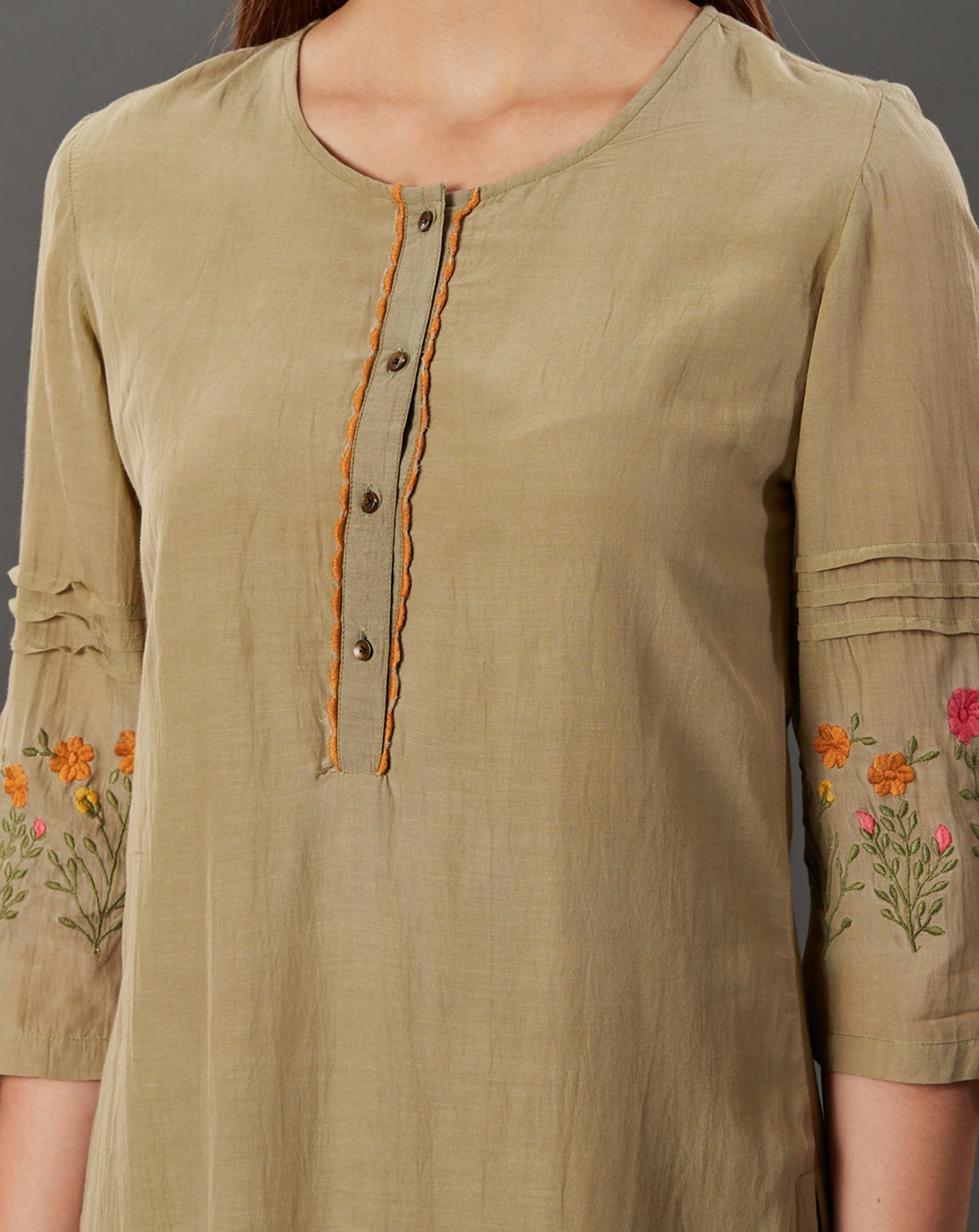 OLIVE GREEN EMBROIDERED COTTON SILK KURTA WITH FLARED PALAZZO