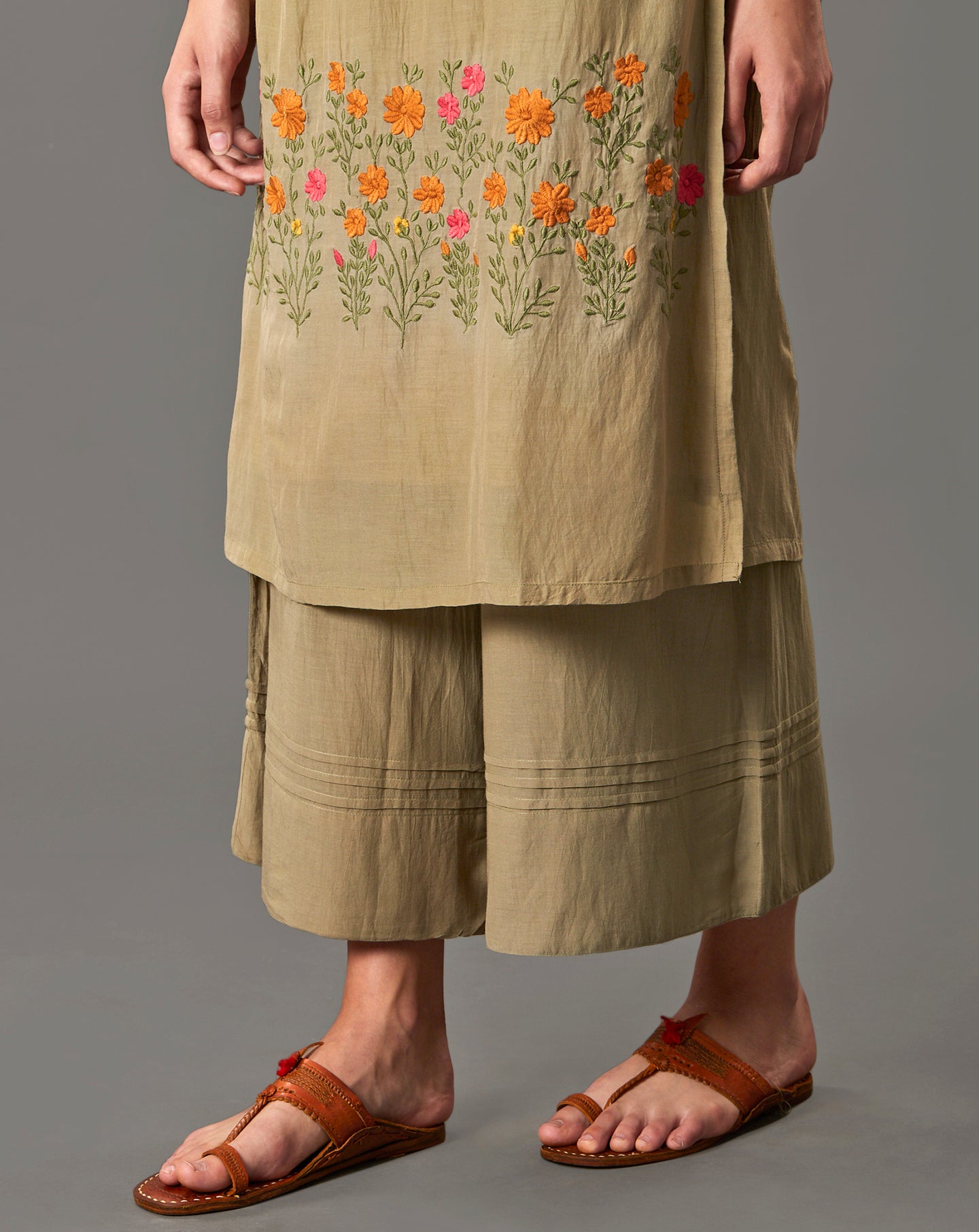 OLIVE GREEN EMBROIDERED COTTON SILK KURTA WITH FLARED PALAZZO