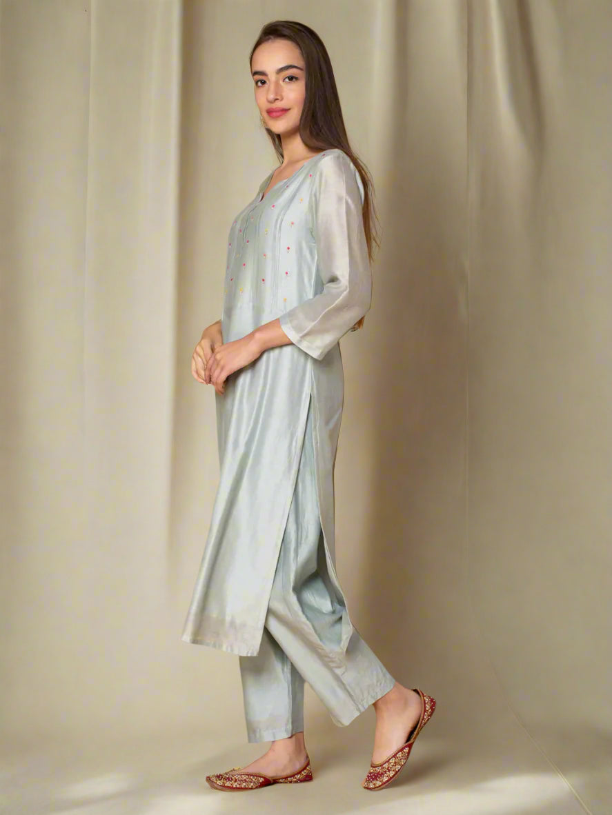 PASTEL GREEN EMBROIDERED CHANDERI KURTA WITH PANTS