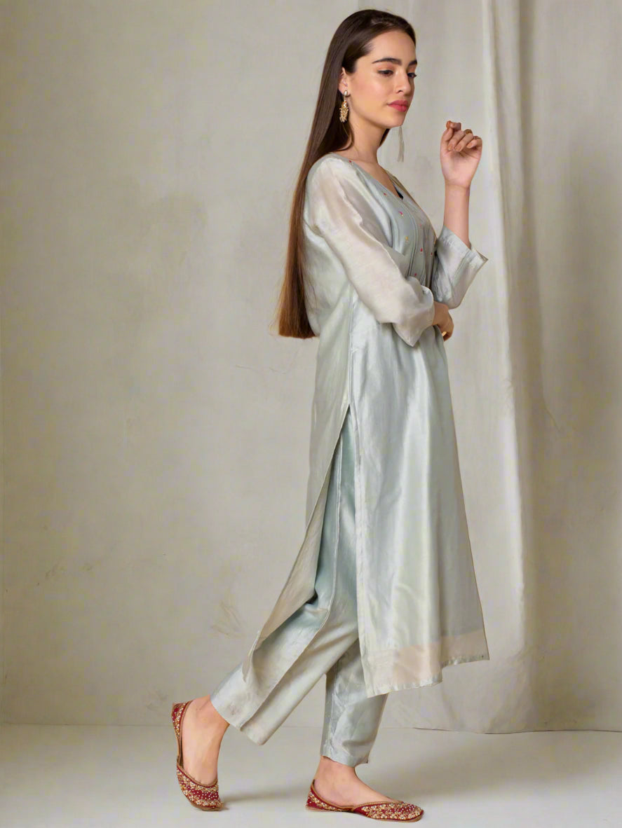 PASTEL GREEN EMBROIDERED CHANDERI KURTA WITH PANTS
