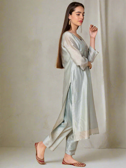 PASTEL GREEN EMBROIDERED CHANDERI KURTA WITH PANTS