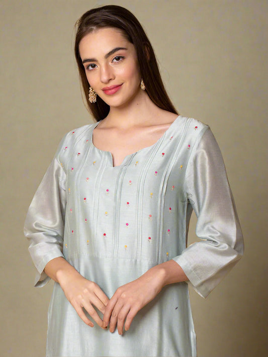 PASTEL GREEN EMBROIDERED CHANDERI KURTA WITH PANTS