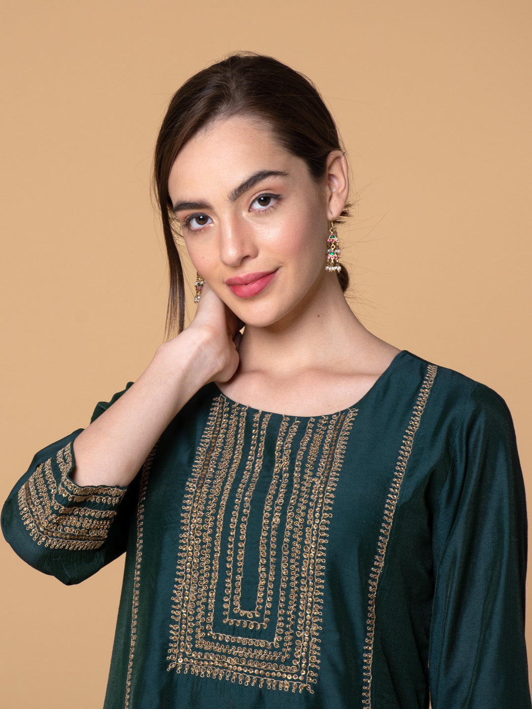 GREEN EMBROIDERED CHANDERI KURTA WITH PANTS