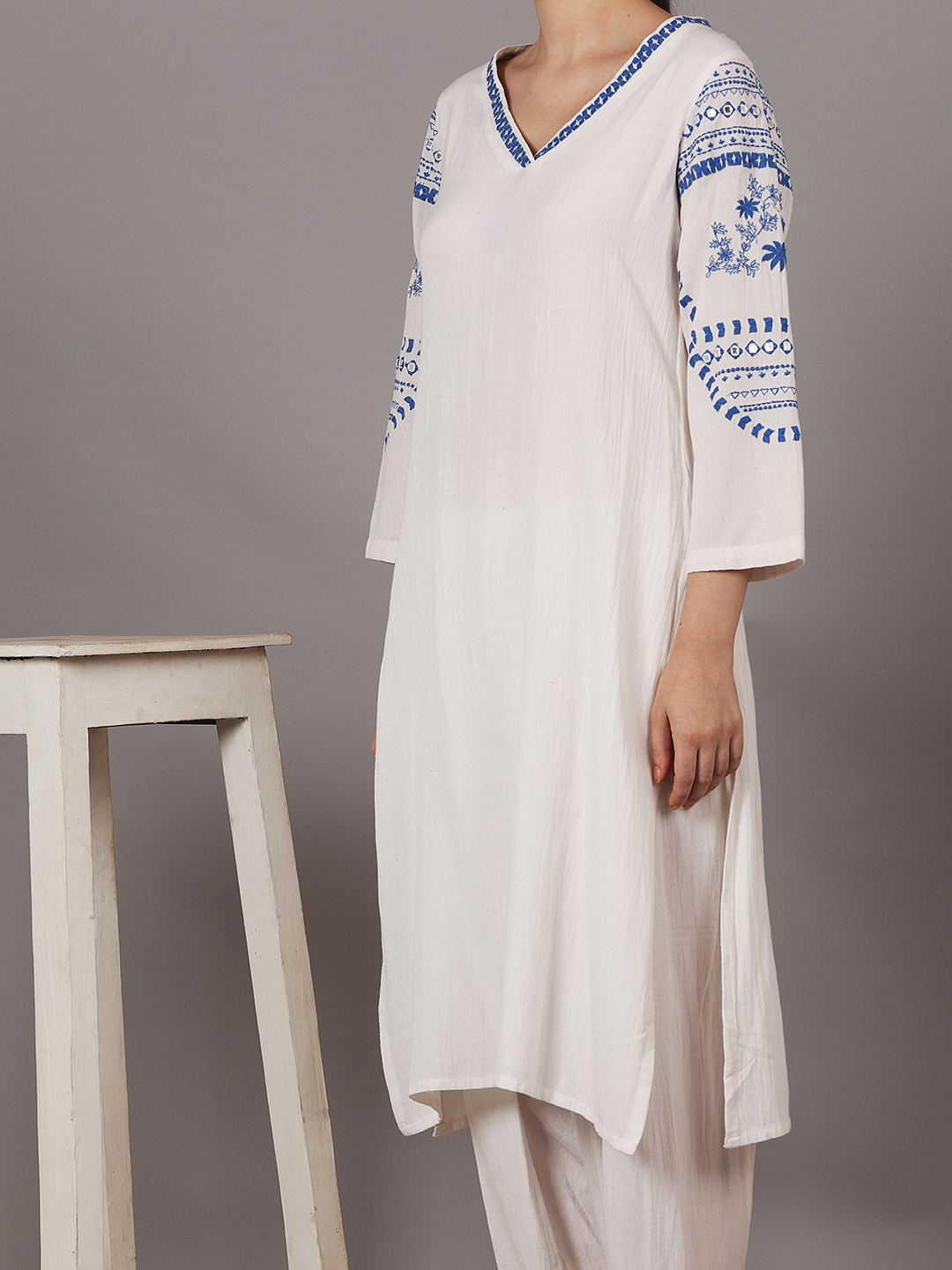 WHITE EMBROIDERED VISCOSE LINEN KURTA WITH SALWAR