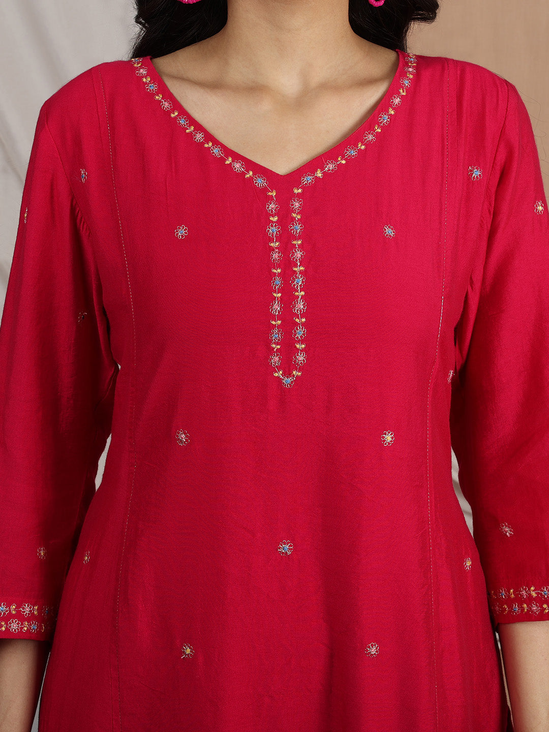 MAJENTA EMBROIDERED CHANDERI KURTA WITH PANTS