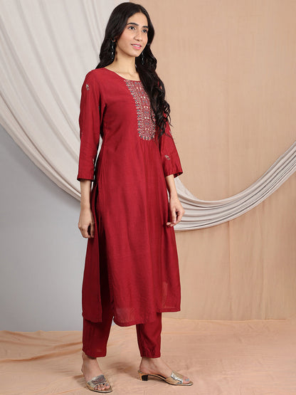 MAROON EMBROIDERED CHANDERI KURTA WITH PANTS