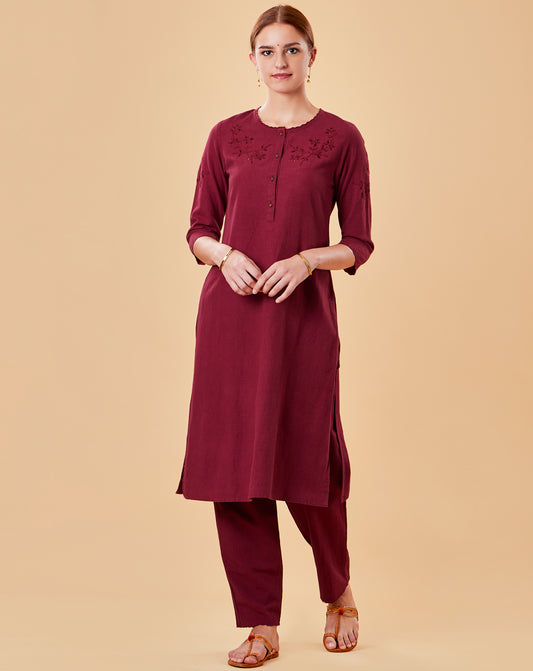 MAROON CUTWORK EMBROIDERED COTTON LINEN KURTA WITH PANTS