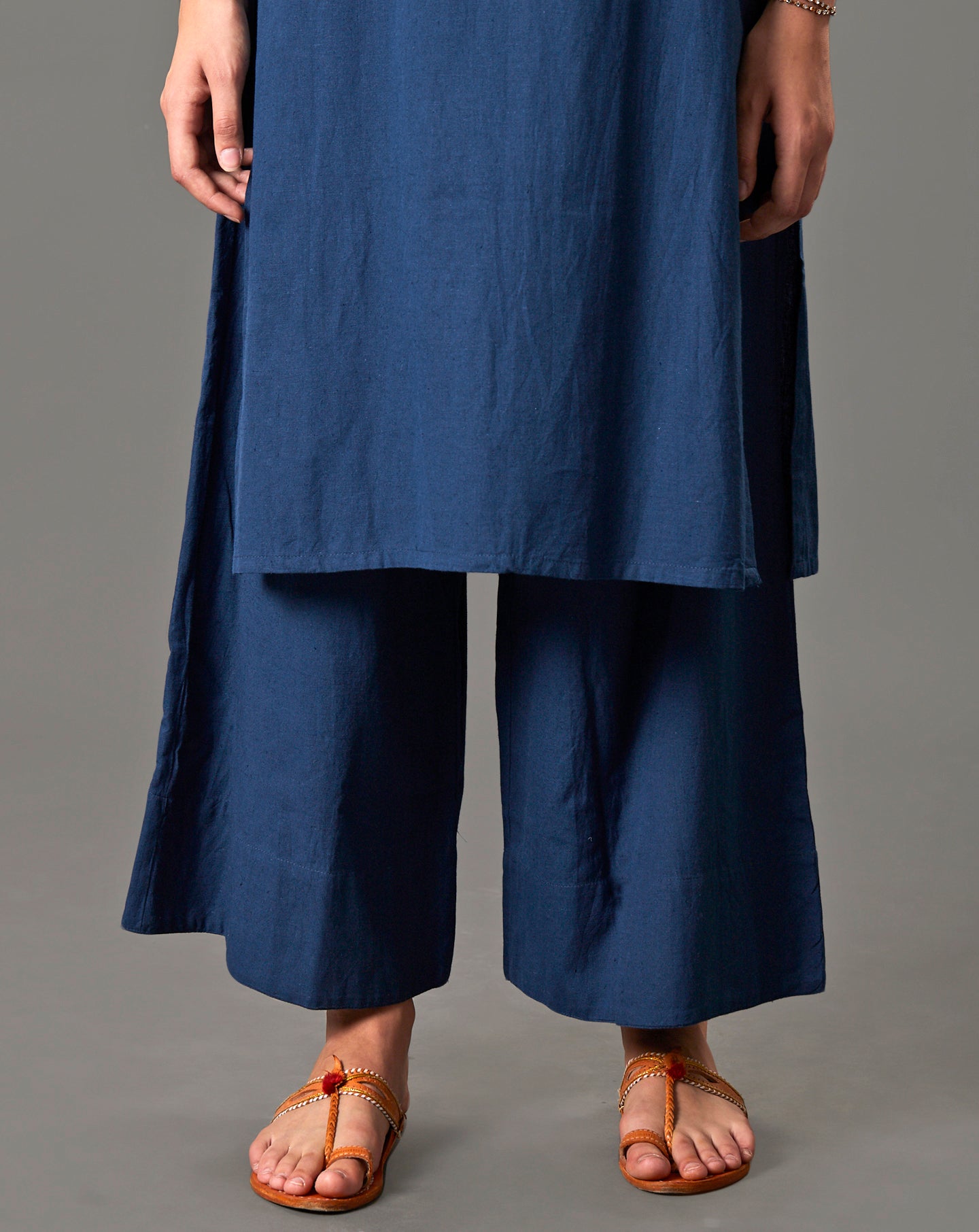 NAVY BLUE EMBROIDERED COTTON LINEN KURTA WITH PALAZZO