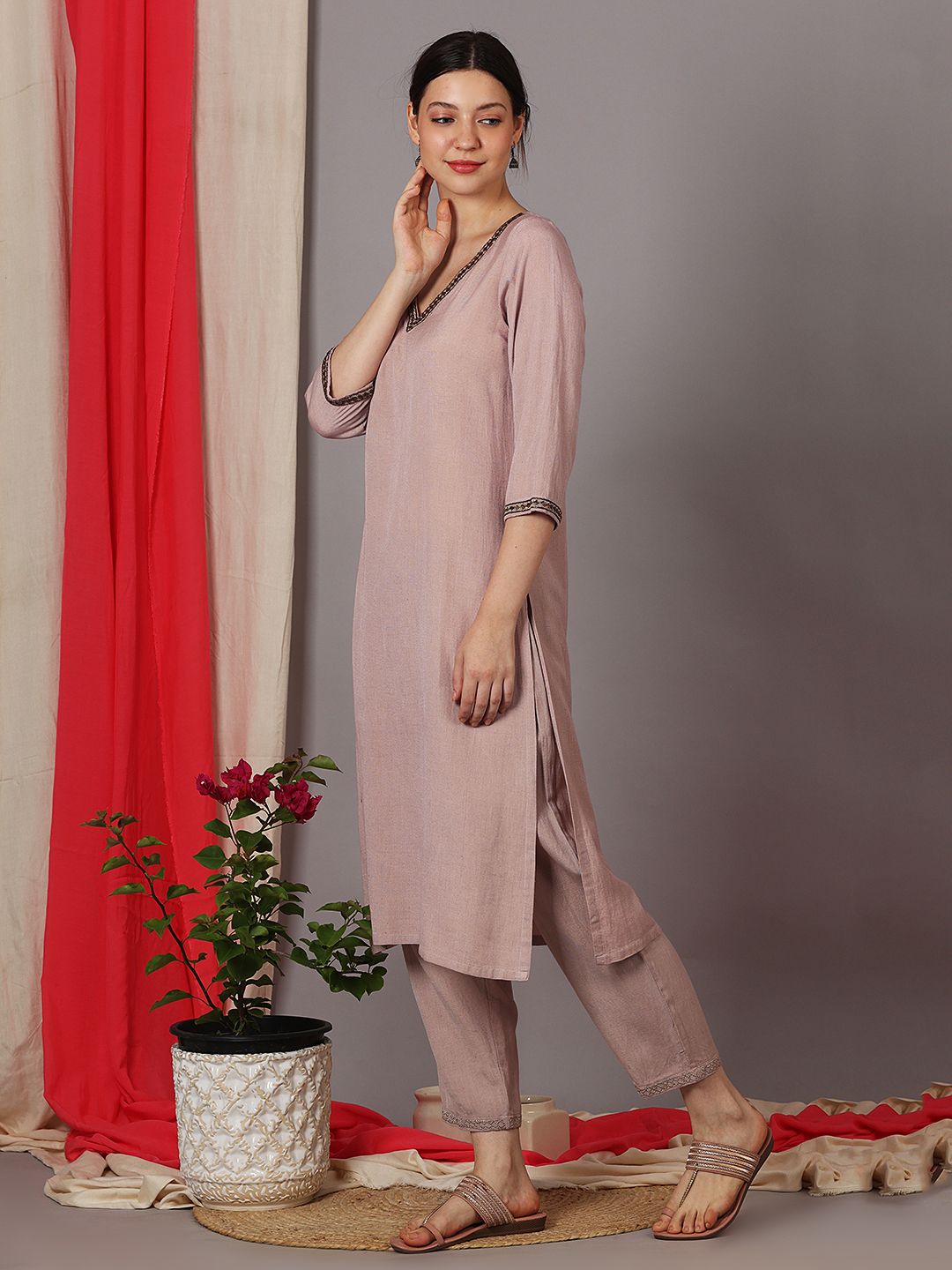 DUSTY PINK V-NECK EMBELLISHED KURTA